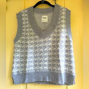 Abercrombie and Fitch Sweater Vest